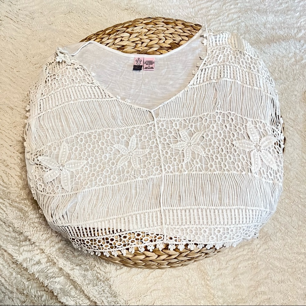 ✨Bundle 10 for $20 🏷 | White Crochet Crop